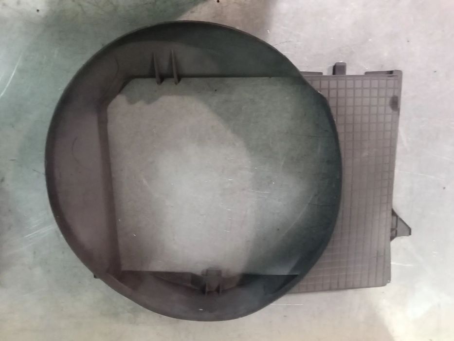 RESGUARDO DO VENTILADOR MERCEDES 190D W201