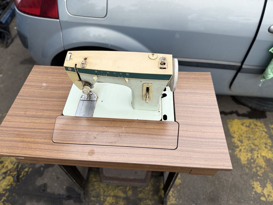 MAQUINA DE COSTURA ANTIGA SINGER