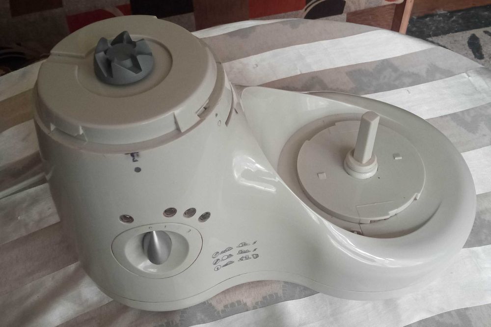 Robot kuchenny, malakser Tesco FBM1