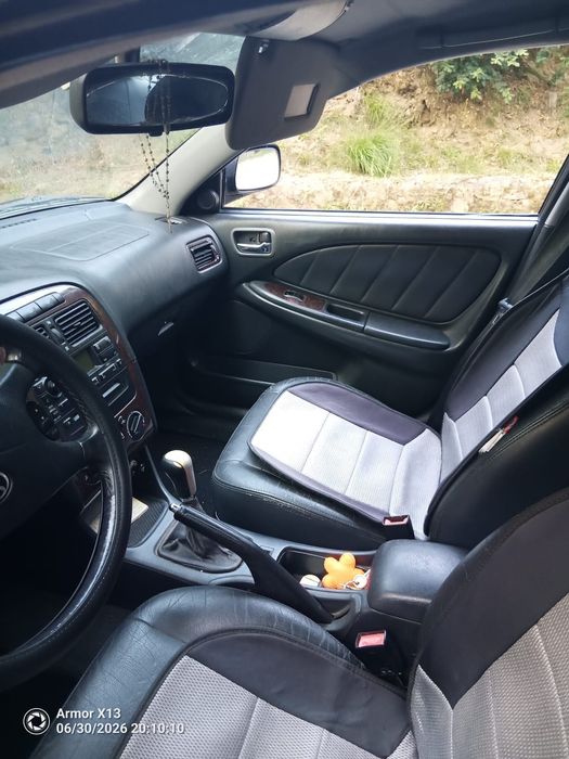 Carro Toyota Avensis