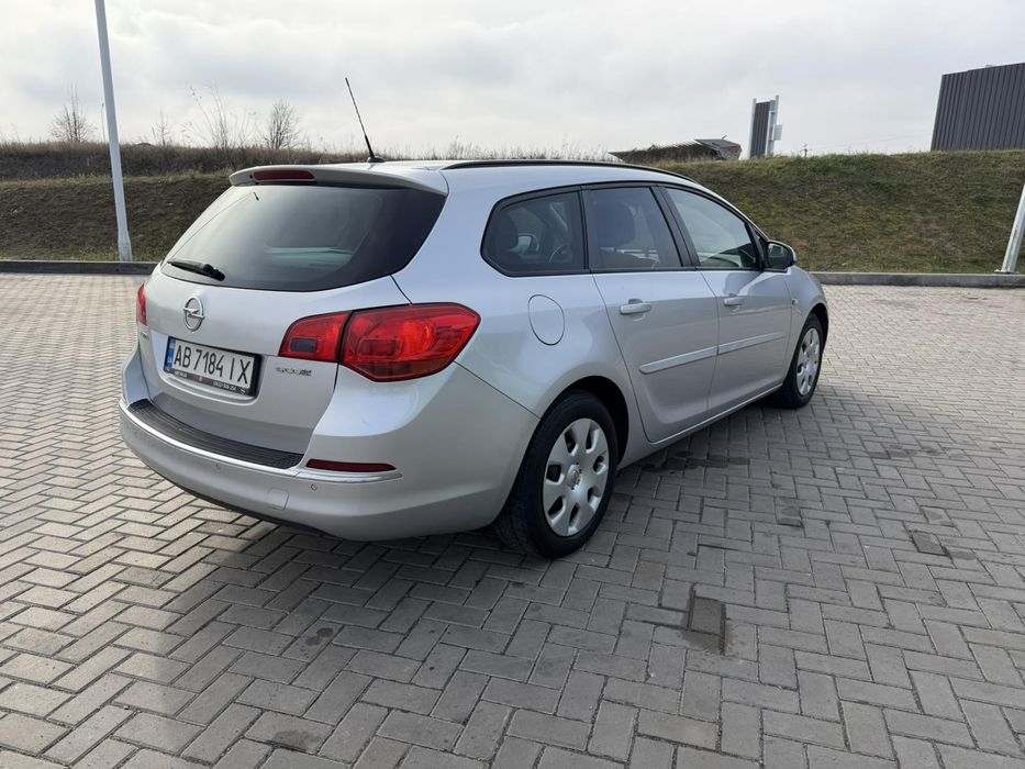 Продам Opel Astra J 1.3 cdti 95 к.с 2011рік
