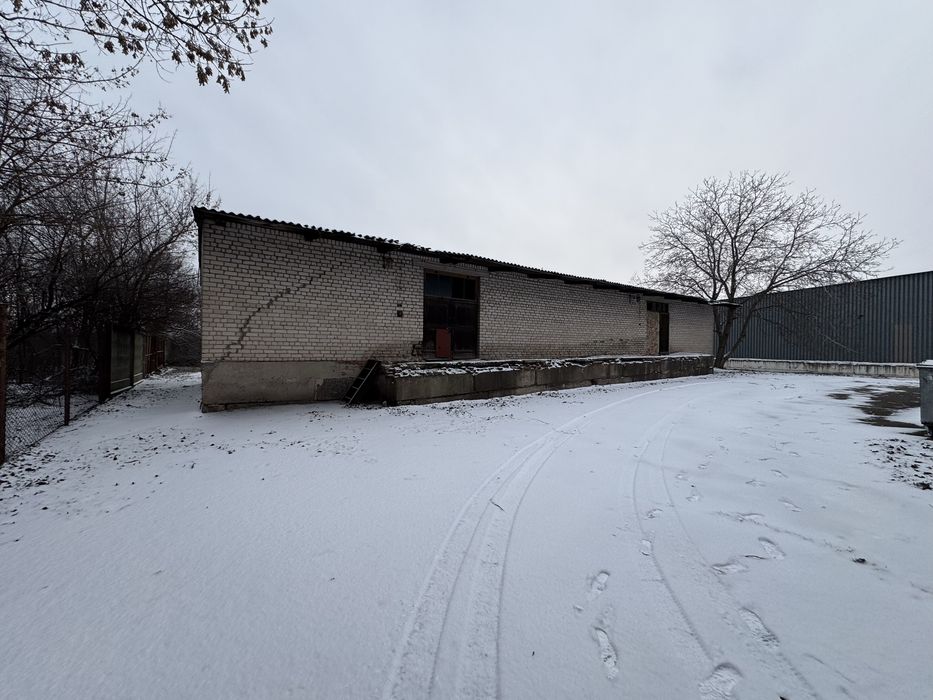 Продаж складської - виробничої бази, площа 4481 м.кв, ділянка 1,4 Га