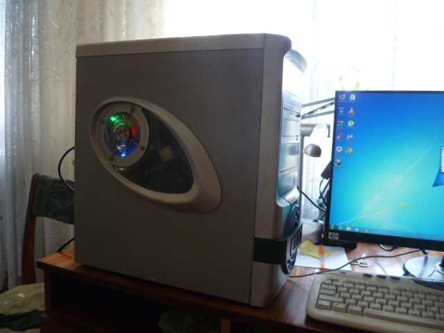 Компьютер для учебы и работы и игр.