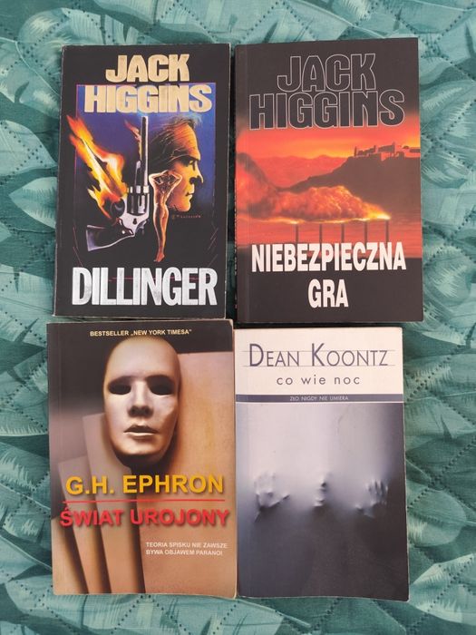 Zestaw czterech książek