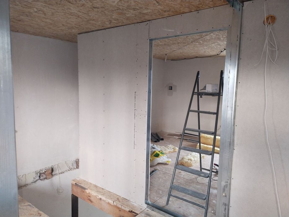 Мастер по внутренним работам.