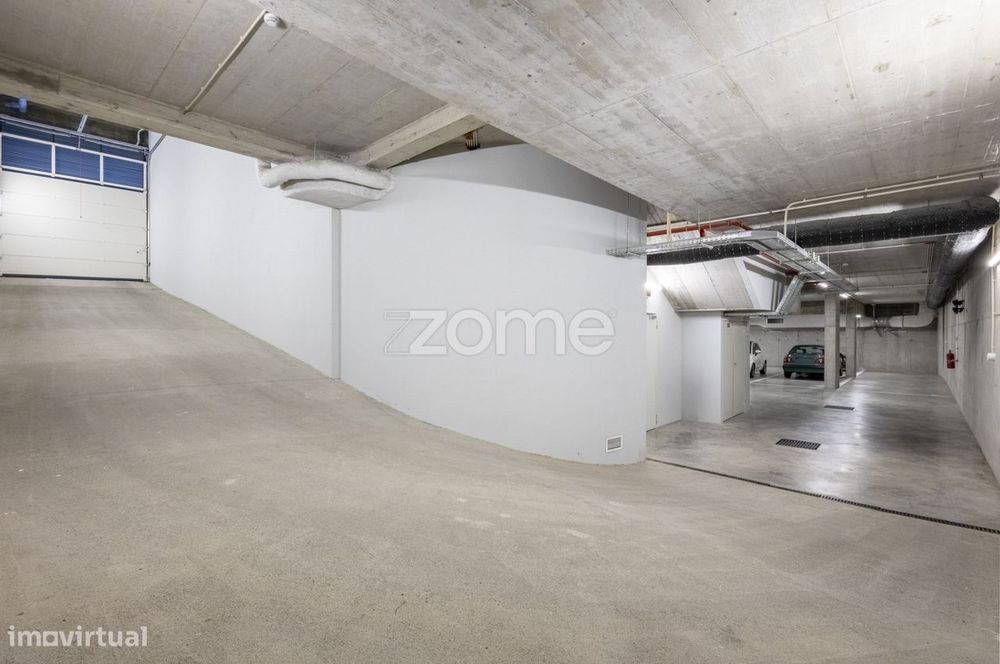 Apartamento T4 Duplex Novo no Prestigiado Edifício Alameda