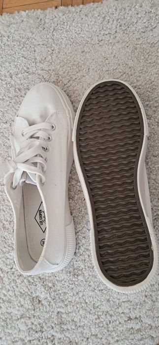 Trampeczki Lee Cooper 38