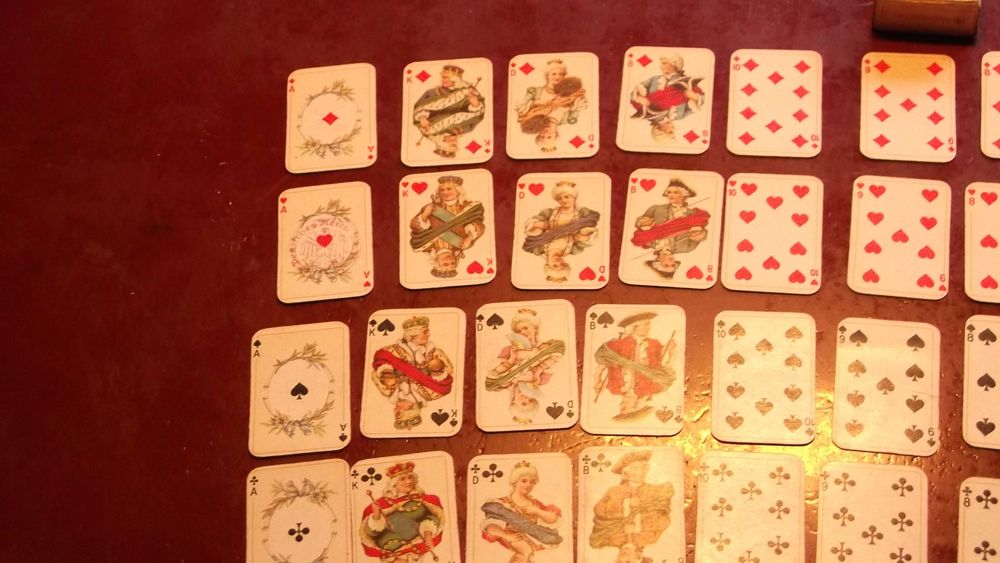 JOGOS DE CARTAS  ANTIGOS Coleção