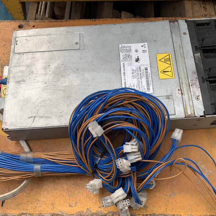 Потужний блок живлення 2880W Astec AA23920L