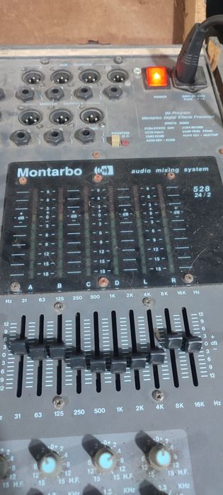 Montarbo 24-Channel Mixing Console64564189638401122
