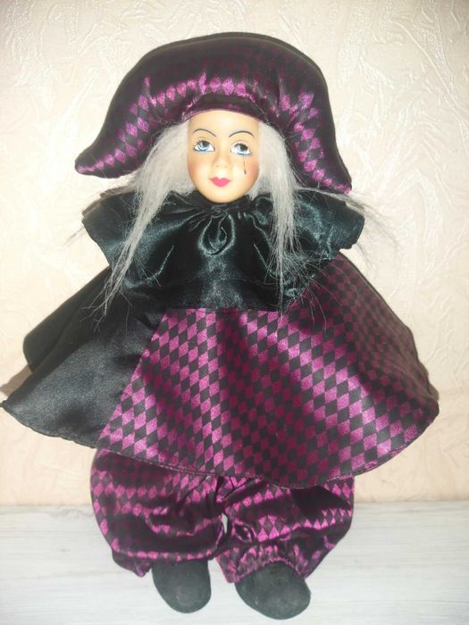 Вінтаж.Колекційна керамічна  лялька Арлекін.