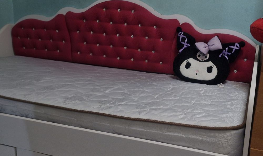 Дитяча кроватка зі стразами! Самовивіз.