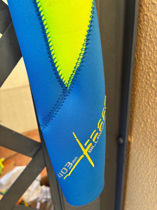 Fato Surf Billabong 4’3