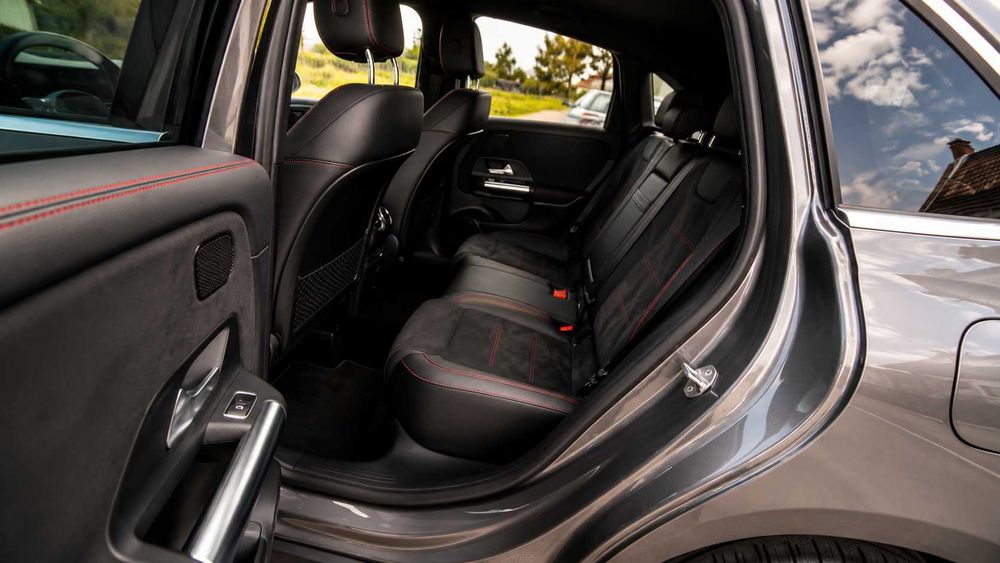 Mercedes-Benz B 180 AMG Line