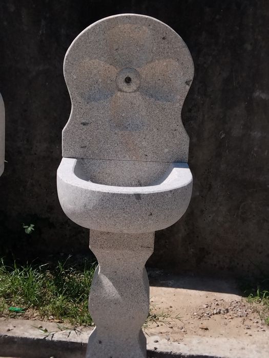 Fontanario de granito