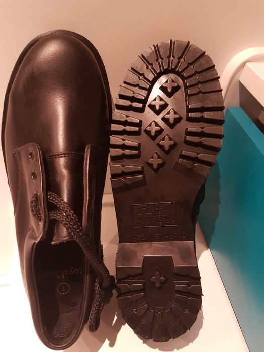 Buty Dr.Martens Royal Mail