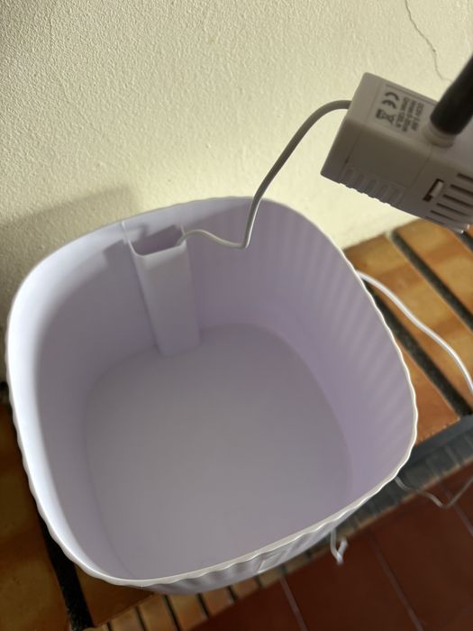 Dispensador de água para gatos