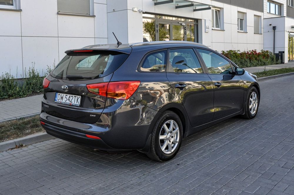 Kia Ceed Salon PL