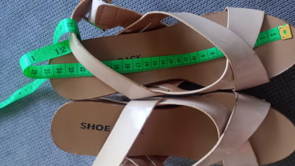 Sandały damskie na korku