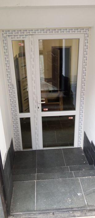 Продаю комерційне фасадне приміщення 95 м2   під офіс, салон краси, ма