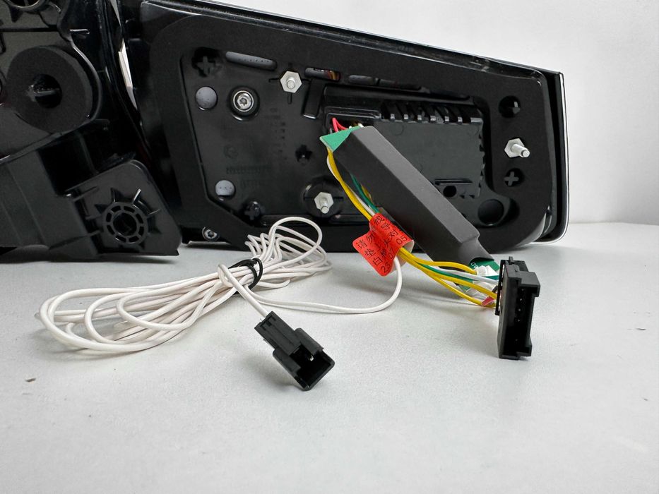 Ліхтарі задні BMW G30 Європа, жовті повороти Фари Г30