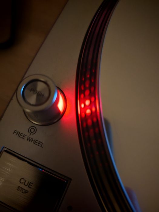 Technics SL‑DZ1200 – CD Player / Digital Turntable para DJ