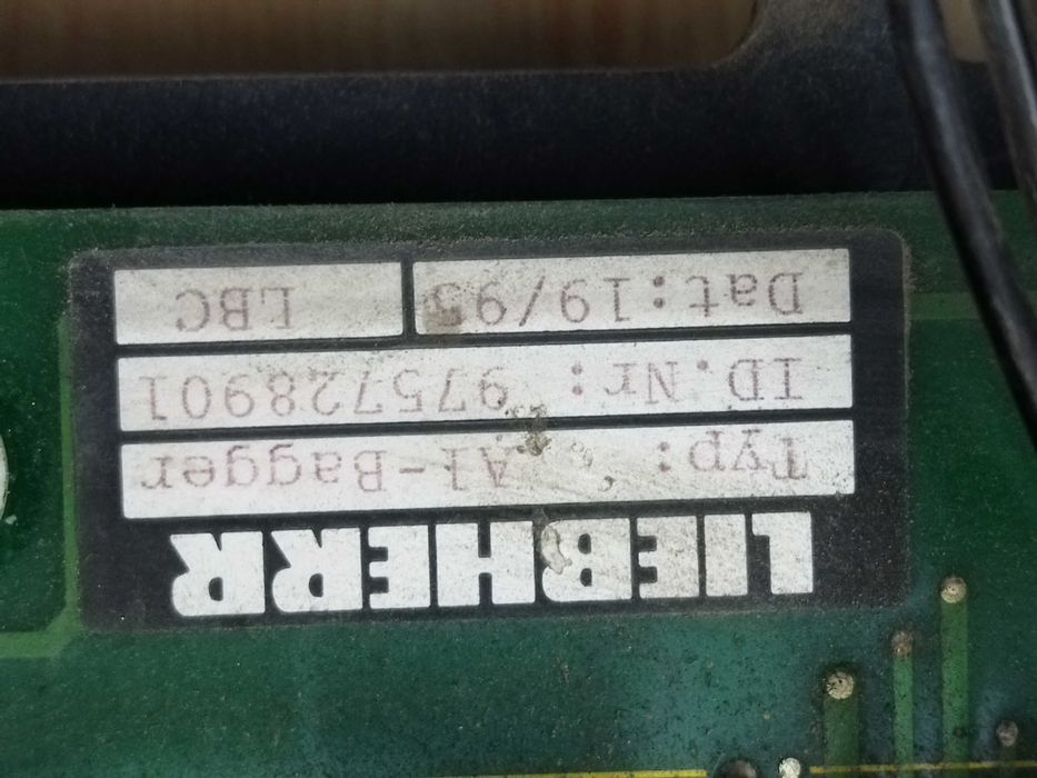 Koparka Liebherr A 902 Litronic -1995 rok - Części