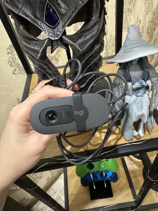 LOGITECH Brio 100 камера