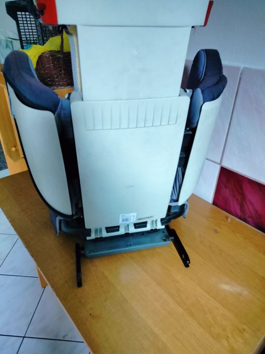 Fotelik  isofix 15-36
