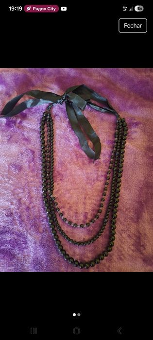 Colar preto bolinhas