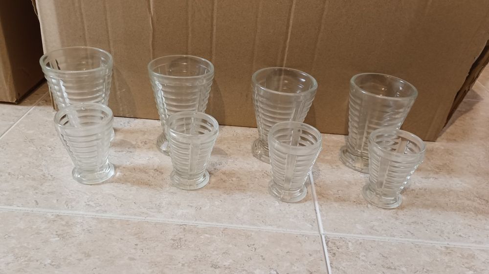 8 copos antigos de vidro com espessura larga