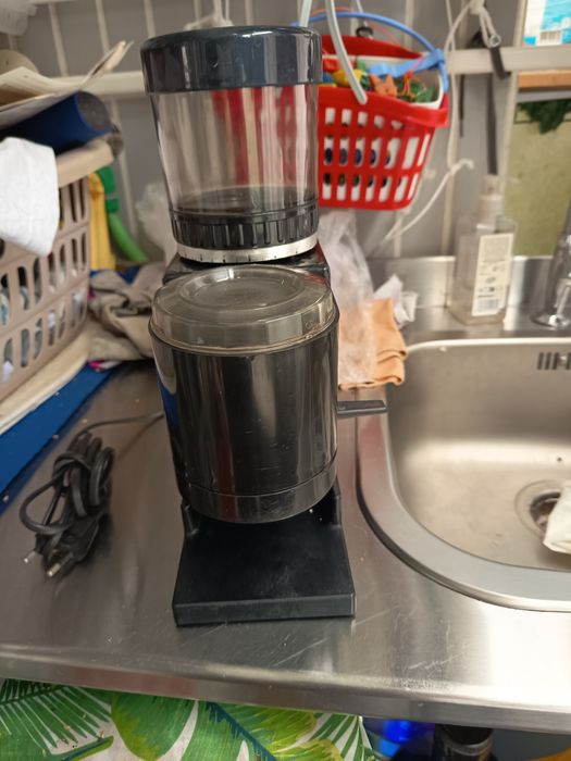 Moinho de café marca Portuguesa