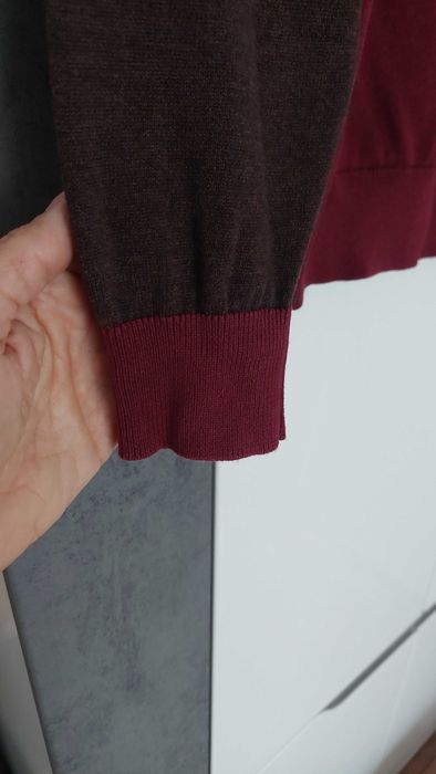 Dwukolorowy sweterek marki Bytom r.S