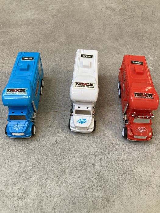 Ciężarówki auta 4szt.