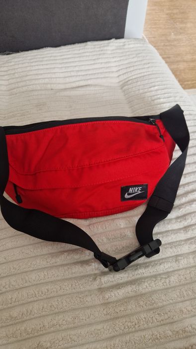 Saszetka nerka Nike