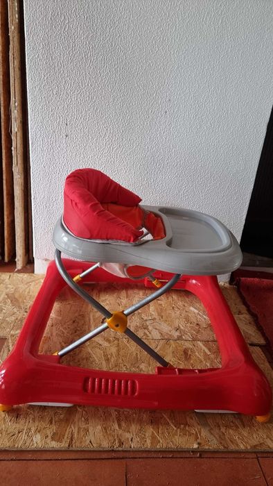 Aralha de bebé vermelha – usada 10€