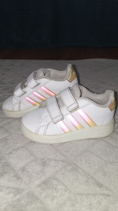 Buciki Adidas roz. 25