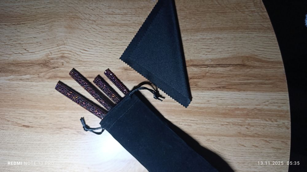 Ekskluzywny zestaw sztućców inkrustowany własnoręcznie