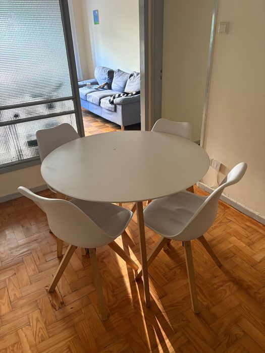 Mesa e cadeiras JYSK Blokhus + Jegind