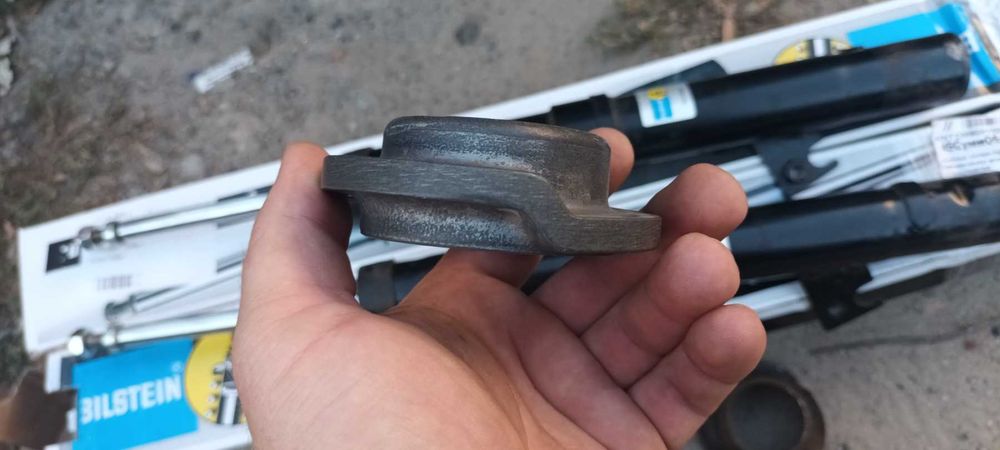 Передние амортизаторы Мазда 6 2002-2007 Bilstein