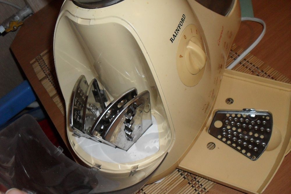 кухонный комбаин , коктельница, тестомес, миксер