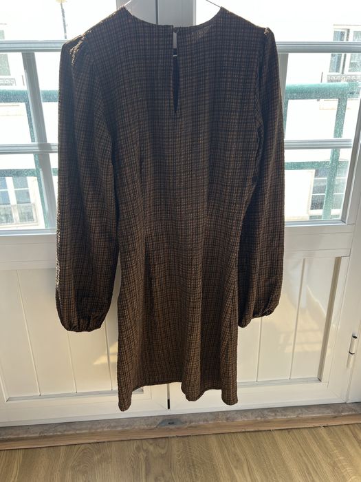 Vestido de manga comprida xadrez preto e castanho