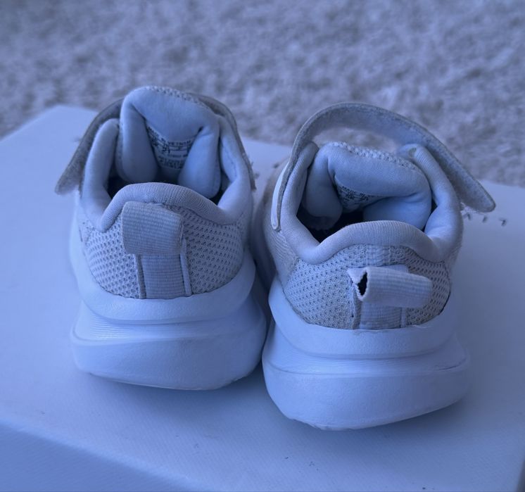 Продам дитячі кросівки Adidas