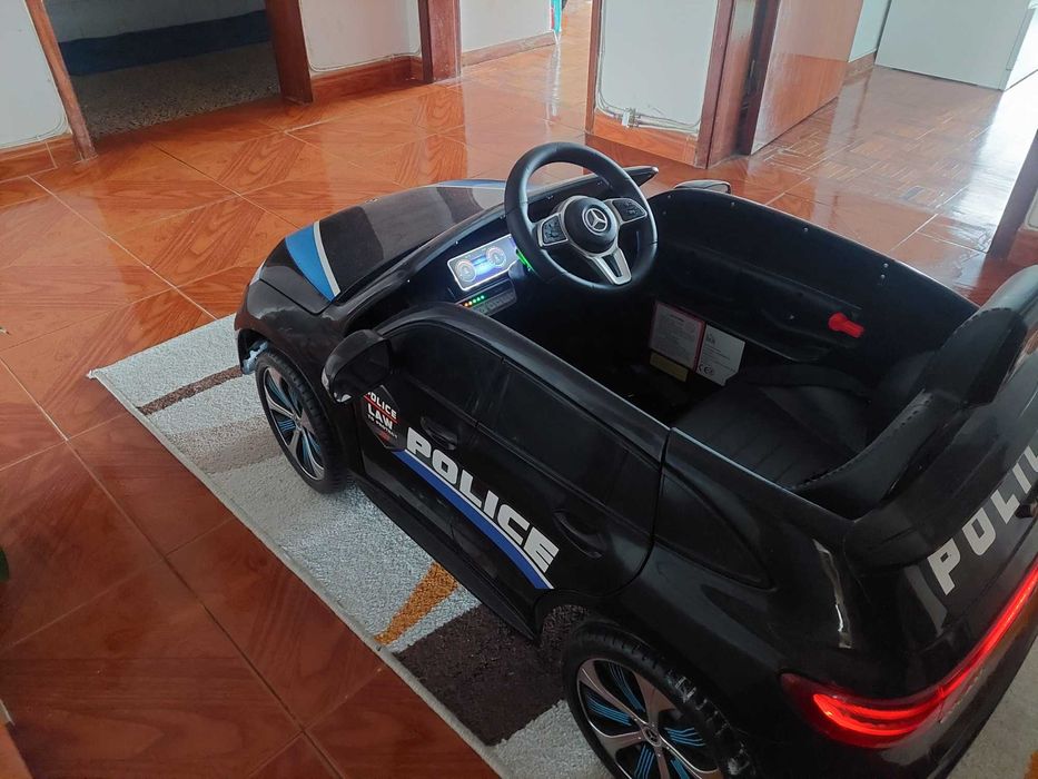 carro eletrico Mercedes eqc 400 police