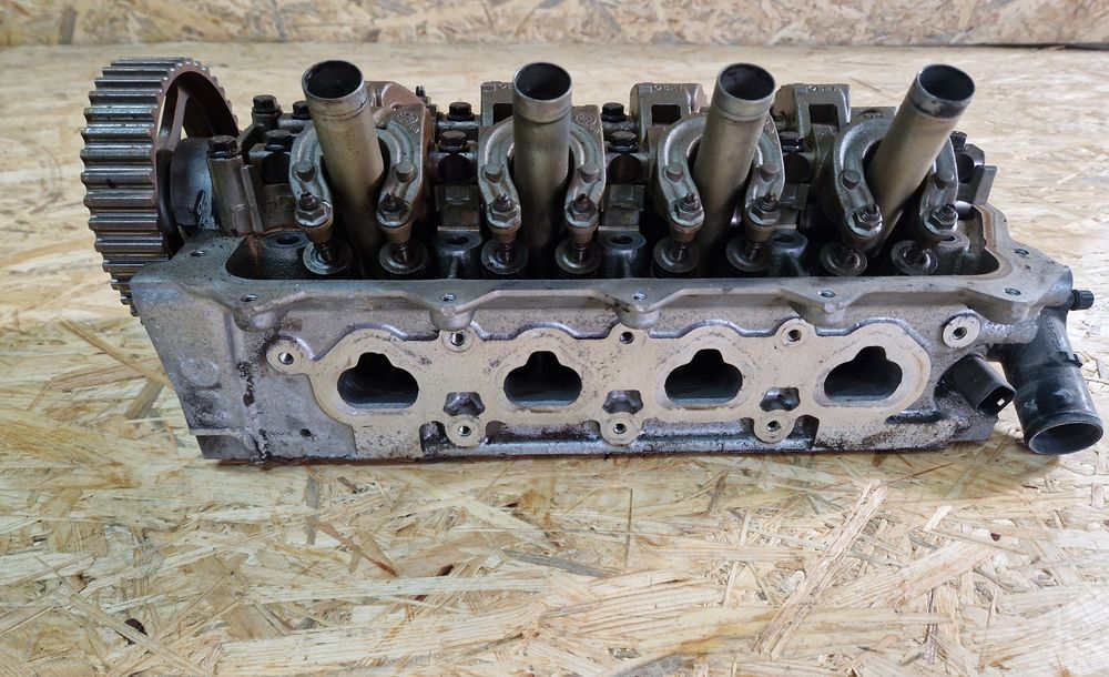 Głowica silnika Renault 1.2