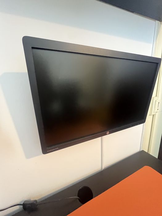 Dois HP EliteDisplay E231 Full HD LED