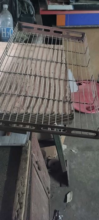 Продам металеві лотки,сітки