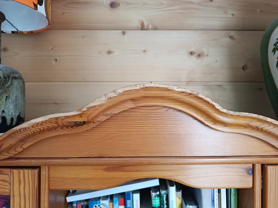 Witryna, kredens sosnowy.