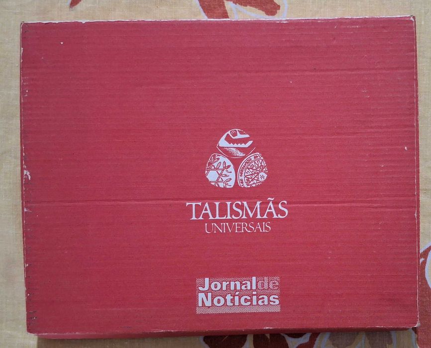 Quadro em madeira com 20 talismãs - artigo novo