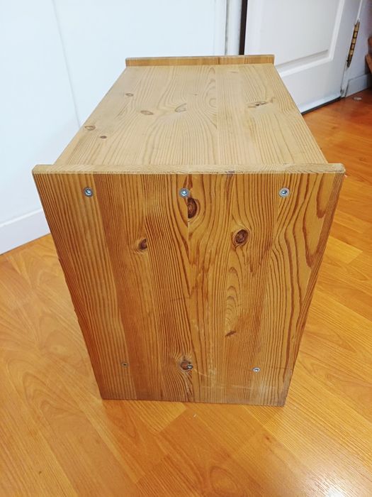 Sapateira em madeira